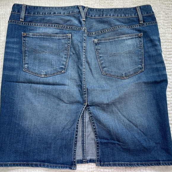 Distressed Gap Denim Skirt - Picture 2 of 8